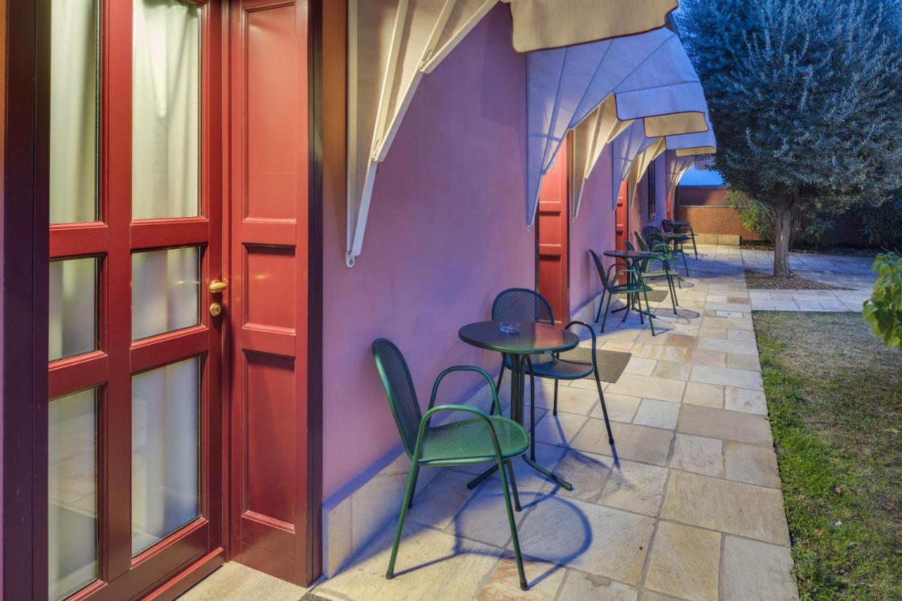 Castello Rosso Hotel Costigliole Saluzzo Luaran gambar
