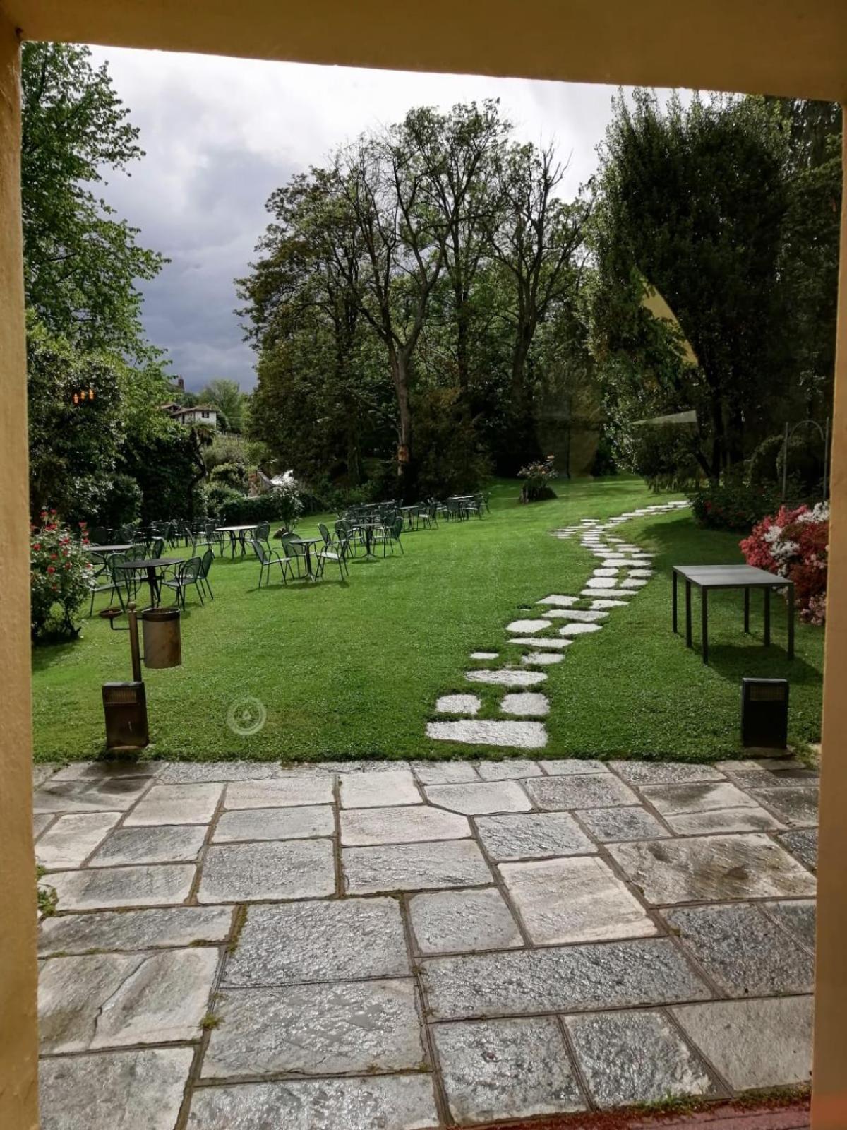 Castello Rosso Hotel Costigliole Saluzzo Luaran gambar